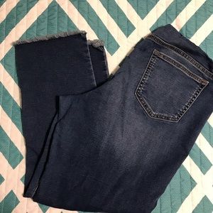 Aglow maternity capris